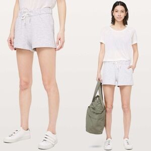 Lululemon On The Fly Short *2.5"' Wee Are From Space Nimbus Battleship SZ 8